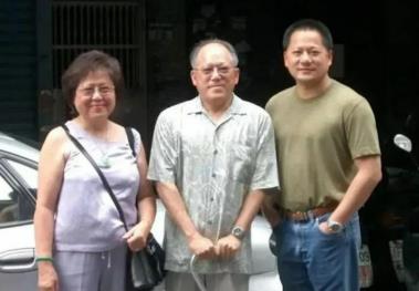 从漂泊少年到AI帝国掌舵者，黄仁勋为何能铸造英伟达传奇？ | AI人物志