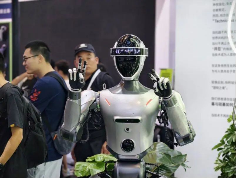 2025 世界机器人大会：这些 AI 机器人明星产品，你不能错过！