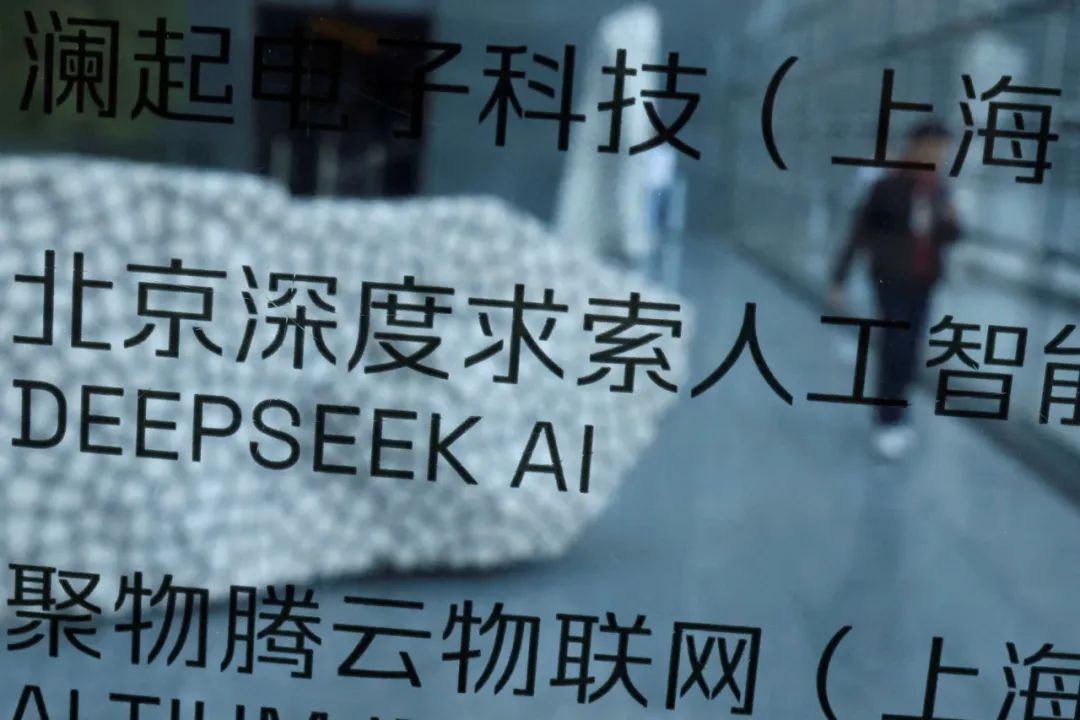 震撼全球！中国机器人AI技术突破封锁，外媒集体点赞背后的大国智慧
