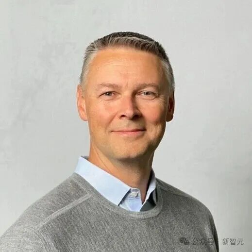 甲骨文CEO下台！刚和OpenAI签下3000亿美元大单，或因路线斗争
