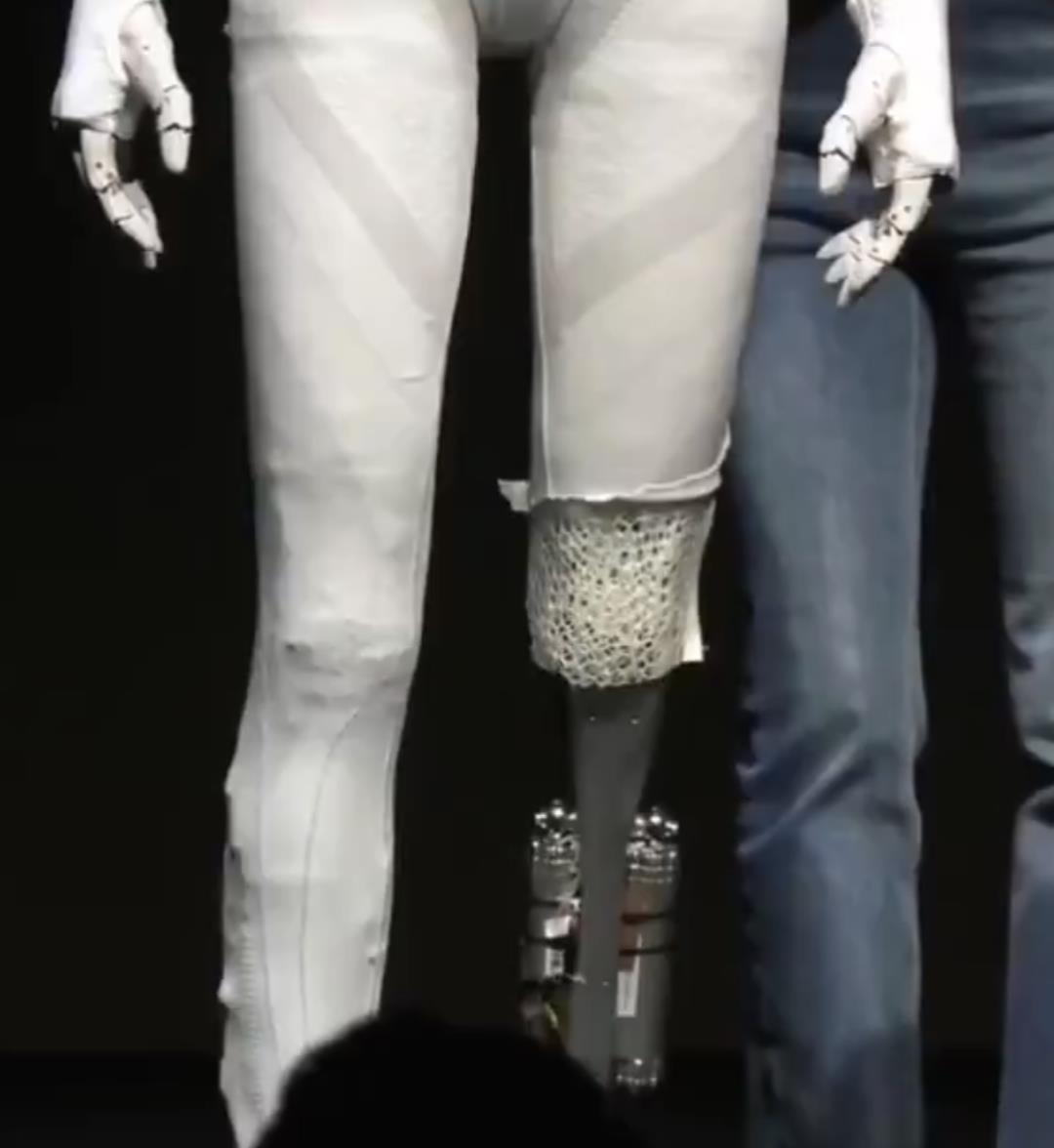 小鹏IRON机器人，产品经理下一个IPHONE时刻：MR眼镜与人形机器人AppStore